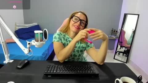 yelena03 online show from January 16, 8:25 pm