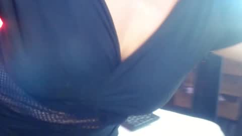 Yeseniaa25  online show from October 13, 1:14 pm