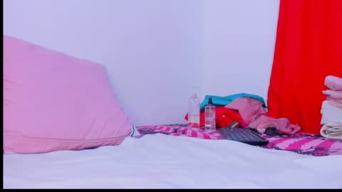 yesicasquirt65 online show from December 1, 12:09 pm