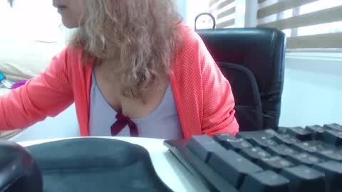 jessy online show from January 3, 4:06 pm