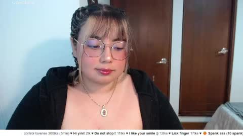 hii i am yini online show from May 27, 3:03 am
