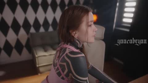 ynnenbrynn online show from October 17, 6:49 am