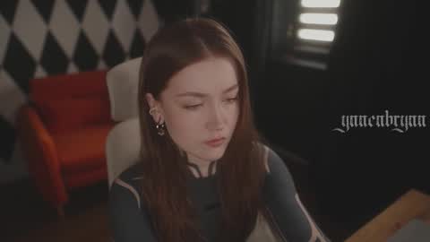 ynnenbrynn online show from December 16, 7:25 am