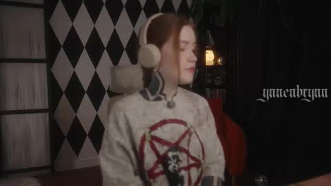 ynnenbrynn online show from October 10, 7:13 am