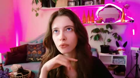 yoka_paradoxxx online show from May 20, 11:29 am