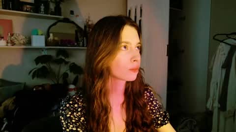 yoka_paradoxxx online show from May 17, 12:37 pm