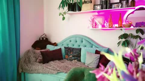 yoka_paradoxxx online show from May 24, 11:09 am