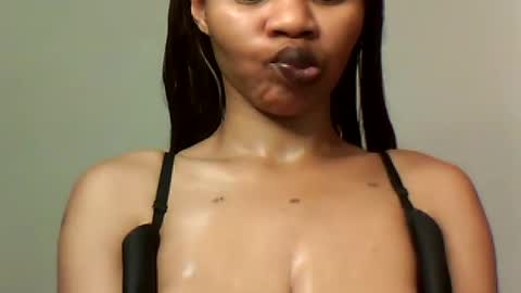 amazingkellyxx online show from June 13, 8:28 pm