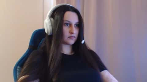 Sophie online show from April 8, 2:30 pm