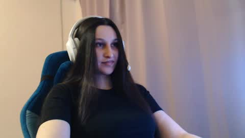 Sophie online show from April 3, 1:53 pm