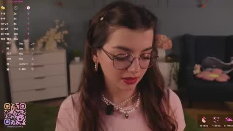 Elizabeth brunette -- Darline blonde  online show from November 23, 7:15 pm