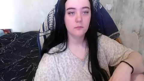 your_8a8y online show from May 18, 8:31 am