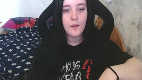 your_8a8y online show from May 7, 10:52 am