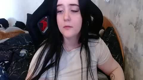 your_8a8y online show from May 4, 11:36 am