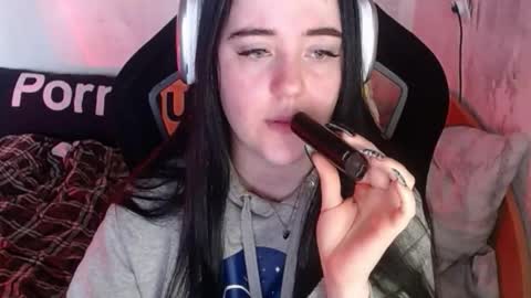 your_8a8y online show from November 19, 9:20 am