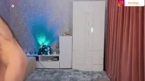 Gigi online show from May 10, 12:07 pm