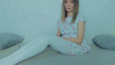 Lily online show from February 27, 5:02 am