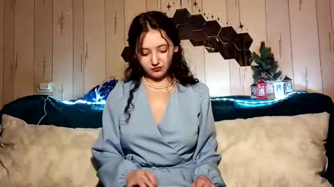 Lilly online show from December 7, 2:02 pm