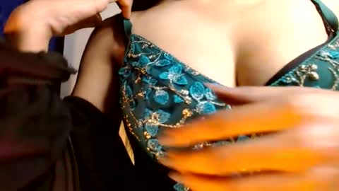 Snapshot of your_priya1 chatting on January 3, 11:57 am Your Priya01 online show from January 3, 11:57 am