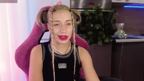 Alice  online show from May 27, 1:57 am