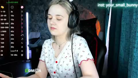 Molly online show from May 8, 2:15 am