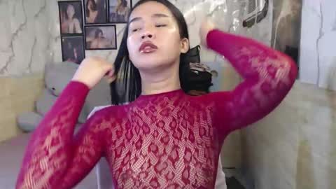 your_twinkletoes18 online show from May 18, 1:04 am