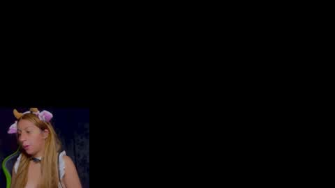 Val Honey online show from May 21, 2:09 am