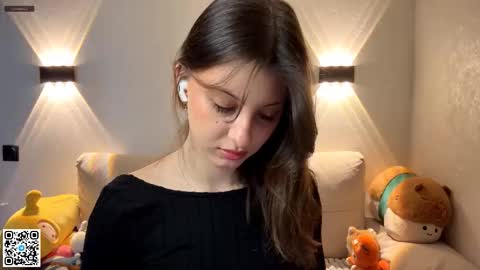 Emilia online show from March 22, 8:20 am