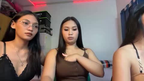 yourfantasyyy_ online show from April 28, 9:46 am
