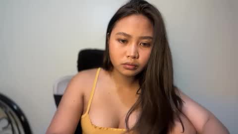 yourfantasyyy_ online show from May 15, 8:50 am