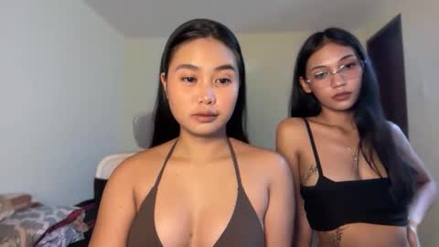 yourfantasyyy_ online show from May 21, 9:02 pm