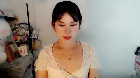 PrettyElla online show from November 16, 7:10 am