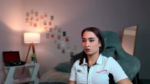 violett online show from September 20, 4:05 pm