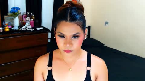 yourgoddesscruella online show from March 27, 9:10 am