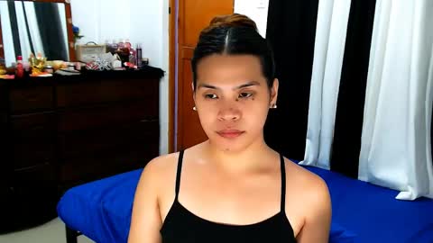 yourgoddesscruella online show from May 27, 3:53 pm