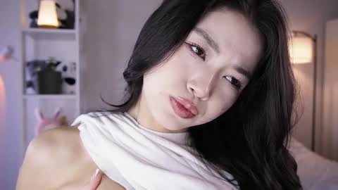 yourlittlesunrise_ online show from May 7, 4:50 am