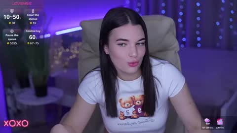 L O L A online show from October 16, 5:15 pm