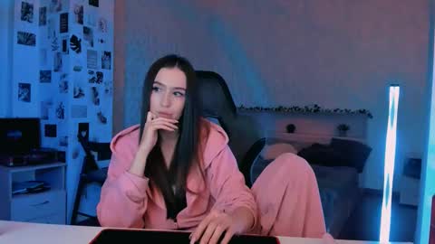 Eva online show from October 14, 8:22 pm