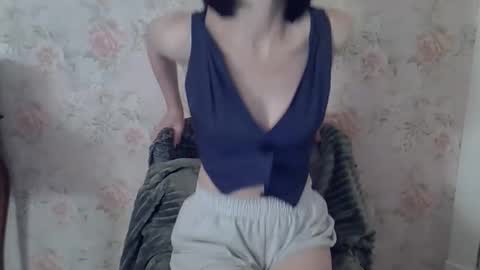 yoursofia_ online show from December 4, 11:23 am