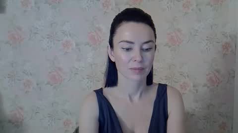 yoursofia_ online show from December 18, 3:17 pm