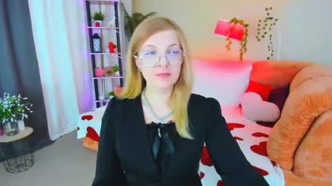 Alice online show from June 23, 9:40 am