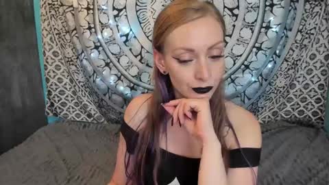 YourVenus00 -Follow my OF online show from May 25, 6:51 pm