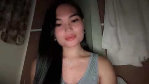 yrdrmgrl_jennie26 online show from December 2, 9:17 pm