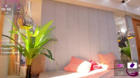 Crazy P online show from October 30, 7:33 am