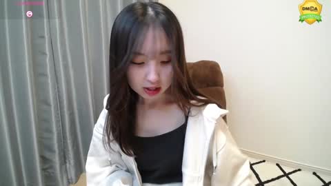 yui_x online show from January 12, 11:50 am