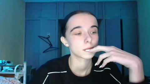 Yuliia online show from October 17, 8:39 am