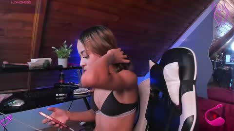 yumi_hanna online show from December 17, 10:03 pm