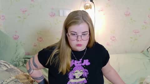 Polly online show from May 16, 6:29 pm