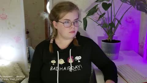 Snapshot of yumm_lolly chatting on October 3, 12:43 pm Polly online show from October 3, 12:43 pm