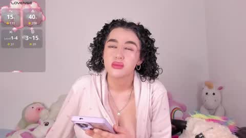 yunahott_ online show from May 25, 6:12 am